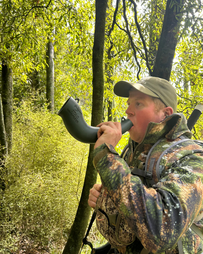 Stag Whisperer Roaring Horn