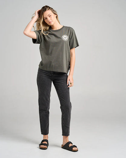 The Mad Hueys | STAR PIRATES LIFE Women's SS Tee - Charcoal